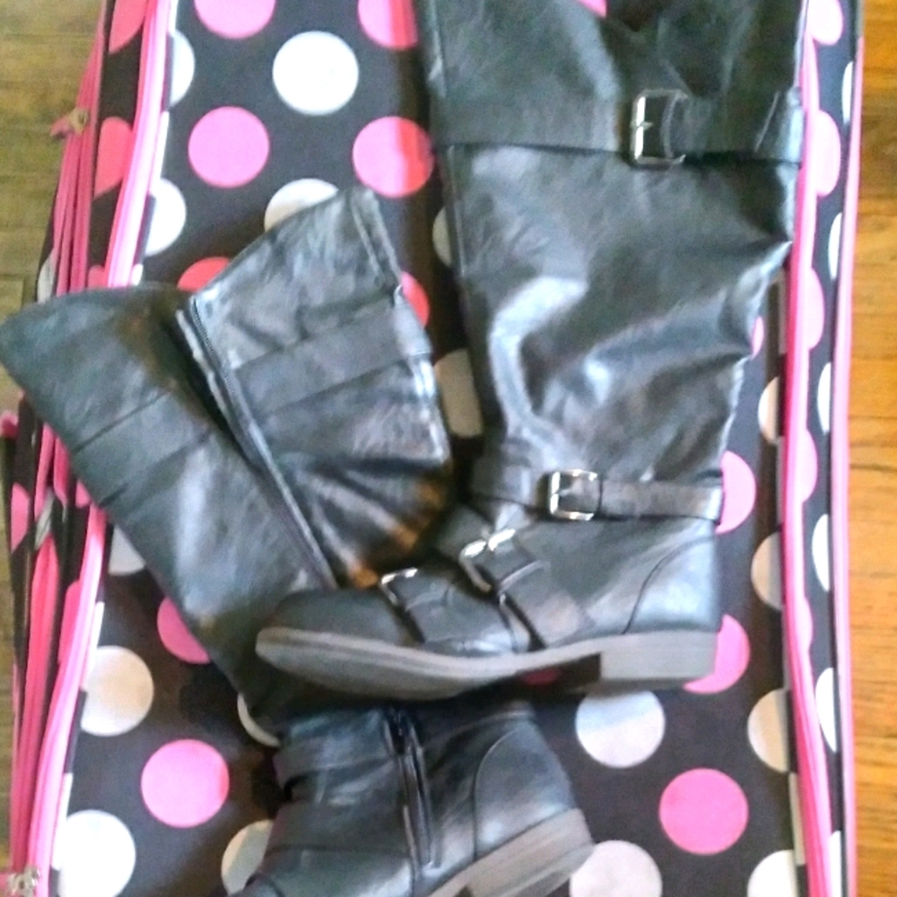 《SOLD》 Knee-Length Boots